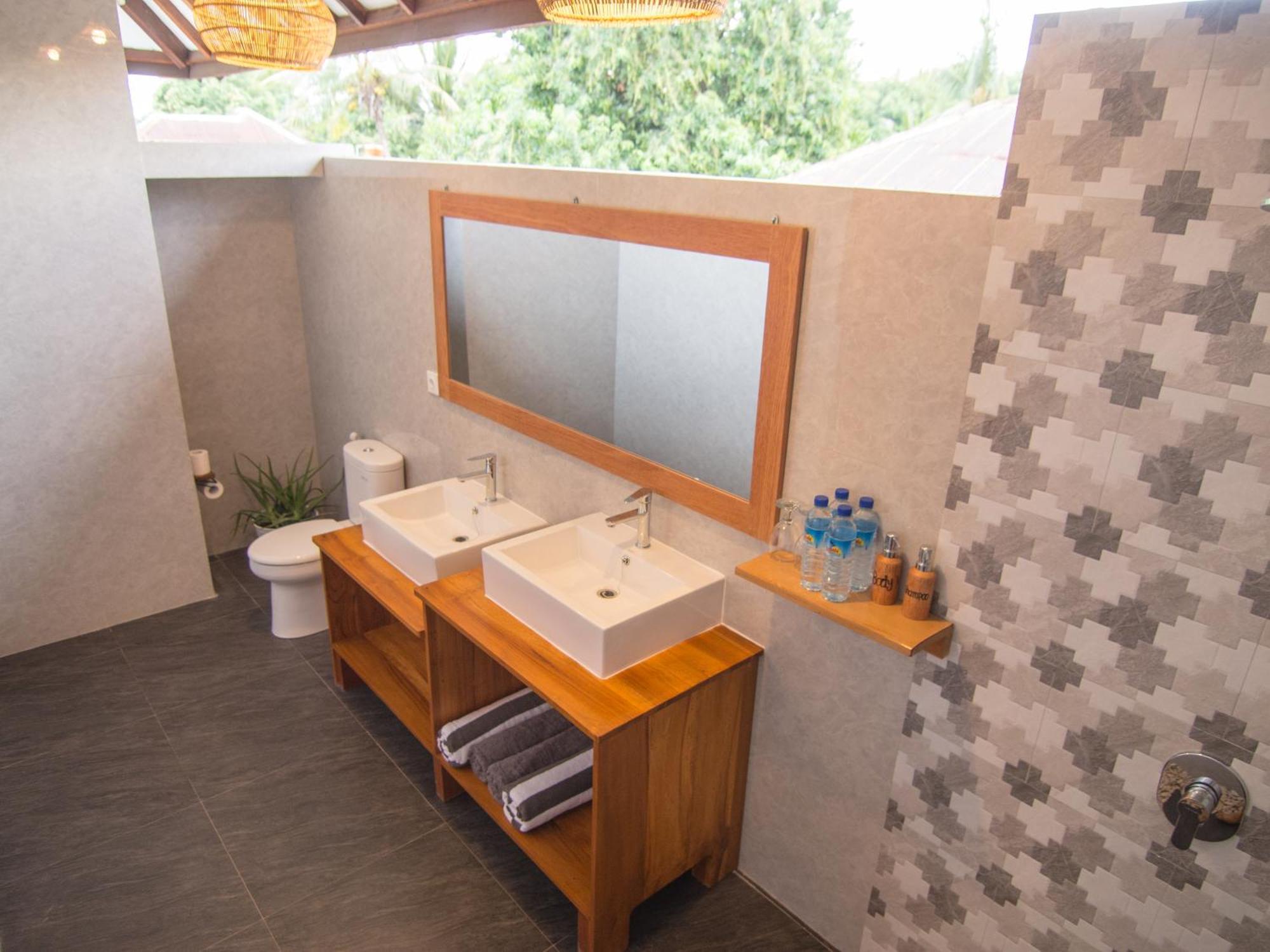 Coco Breeze Spa Hotel Νησιά Γκίλι Εξωτερικό φωτογραφία